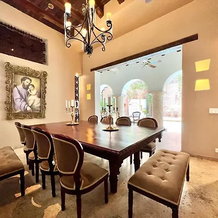 Сasa de vacaciones 8aps-4 Luxury House In The Historic Center With Pool Air Conditioning And Wifi *