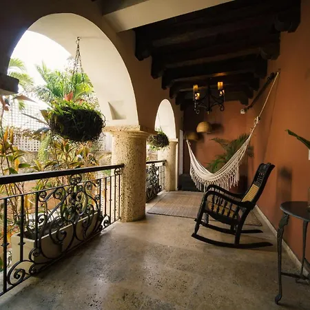 8aps-4 Luxury House In The Historic Center With Pool Air Conditioning And Wifi * Cartagena